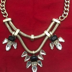 Statement necklace to jazz up any outfits